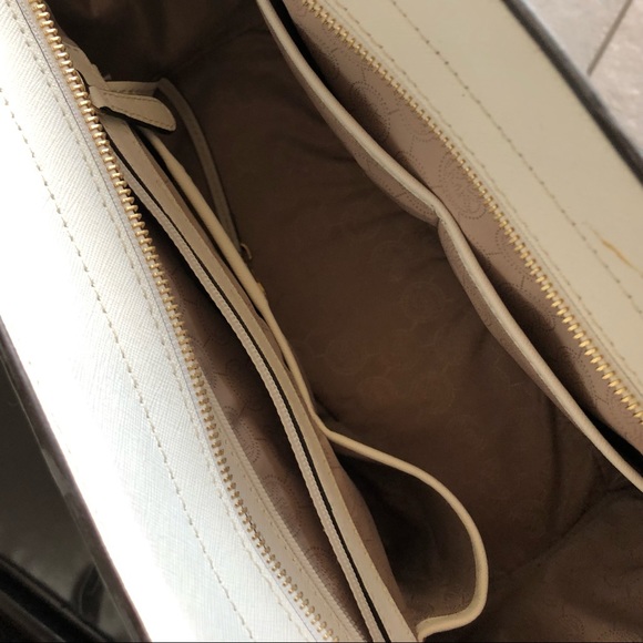 Michael Kors White Sutton Handbag - Picture 4 of 4